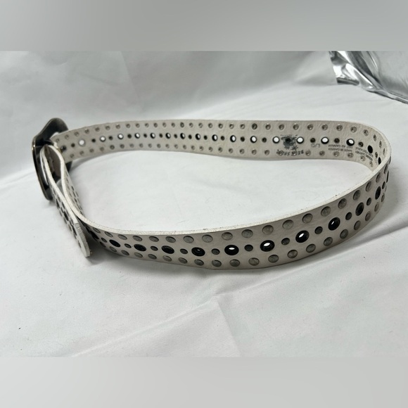 Vintage belt shak white leather belt made in Canada 10259
